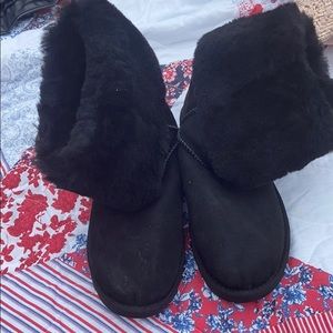 Black tall Ugg’s size 8